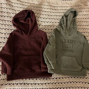 Bundle of 2 Old Navy pullover hoodies size 3T